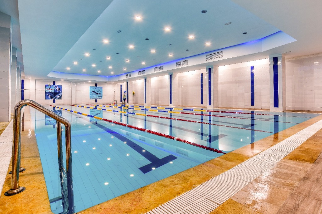 Piscine semi-olympique chauffée